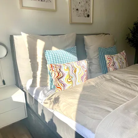 Urban Harmony Apartment *